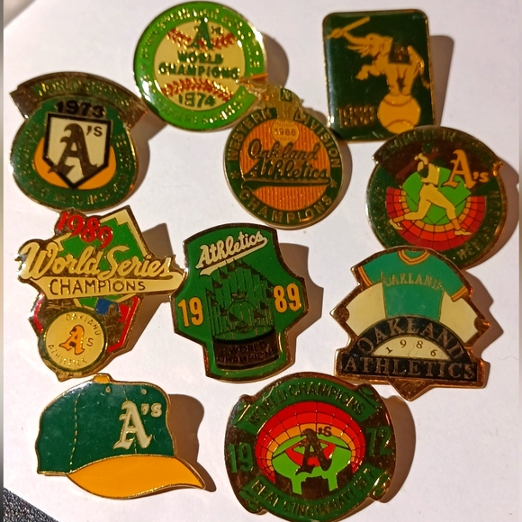 Authentic vintage Oakland A's collectible pins $9 each or all 10 for $80 - Picture 3 of 8